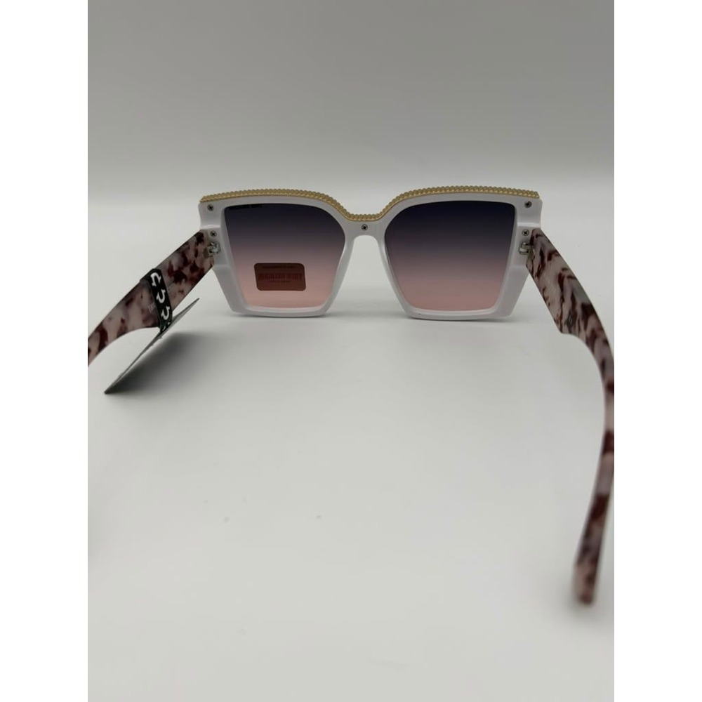 True Religion Oversized‎ Square Sunglasses – White & Marble Frame - Picture 12 of 12